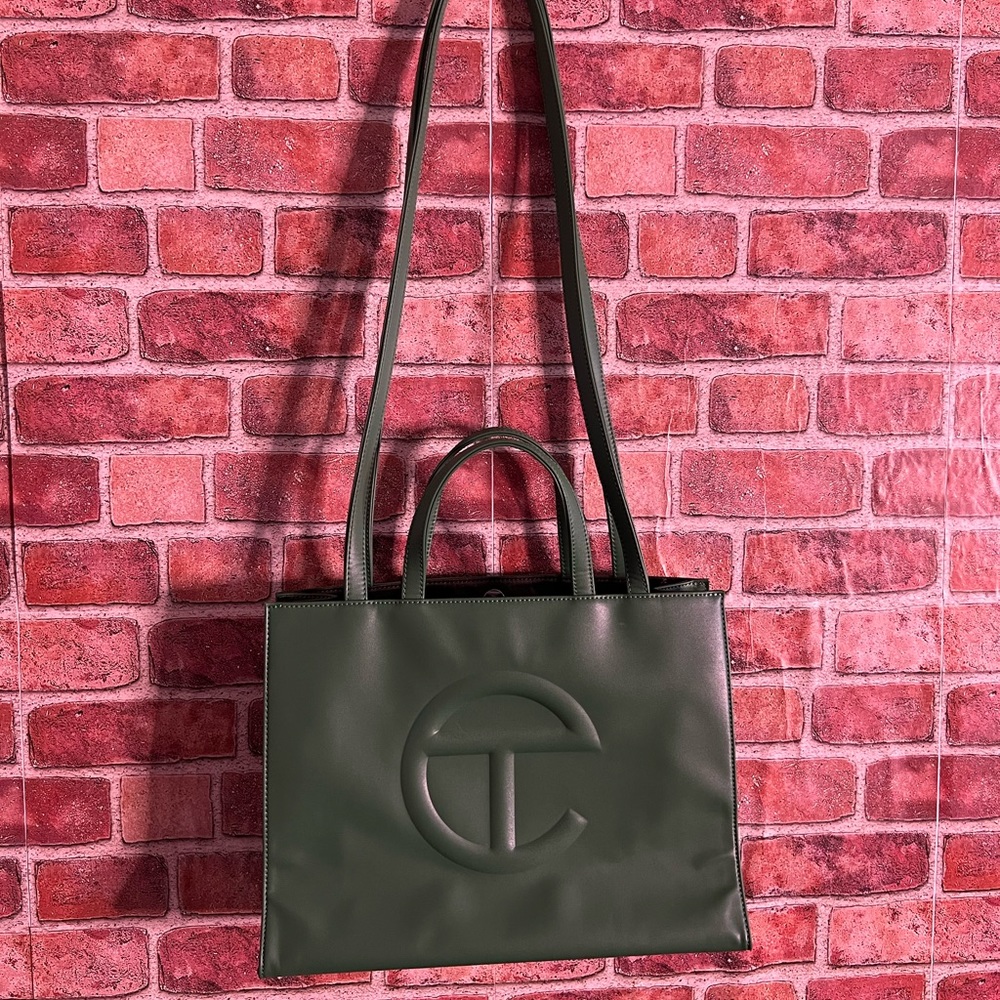 Medium Leaf Green Telfar. Perfect for ALL seasons.